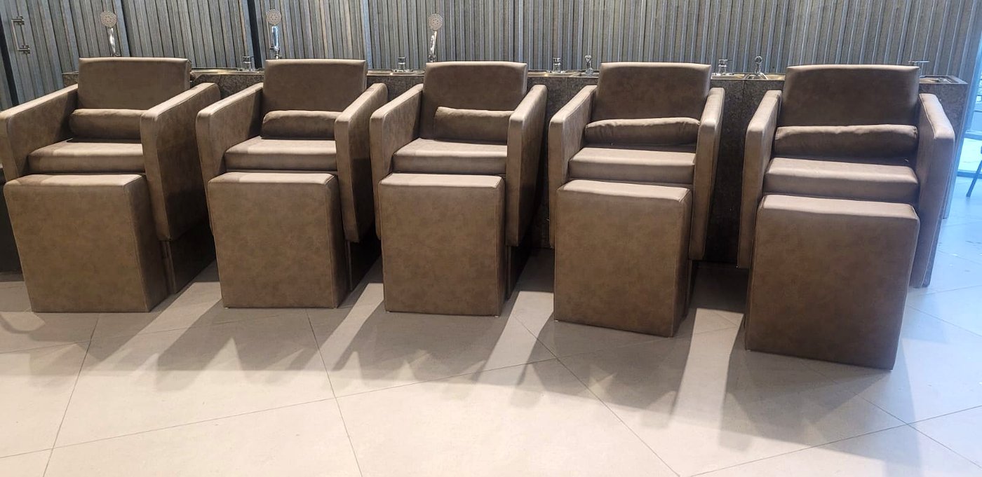 Sillones con banquetas para salón