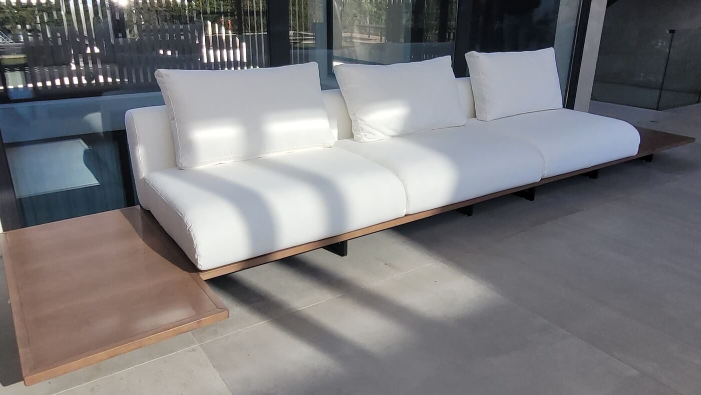 Sofá a medida en terraza