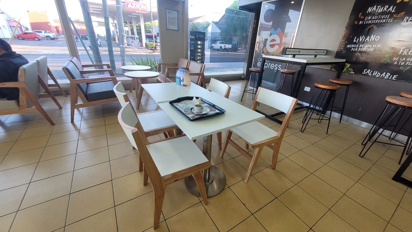 Sillones y banquetas para espacio comercial